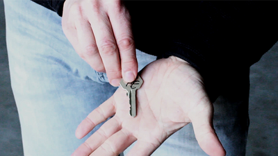 HOMEBOUND (Gimmicks and Online Instructions) by Peter Eggink