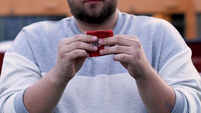 BILLFOLD 2.0 (Pre-made Gimmicks and Online Instructions) by Kyle Marlett - Mystique Factory