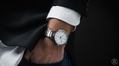 The Watch - Chrome Classic (Gimmicks and Online Instructions) by Joao Miranda